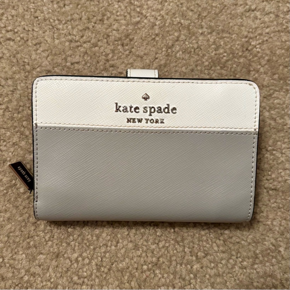 Kate Spade Staci Two-Tone Wallet in White and Gray